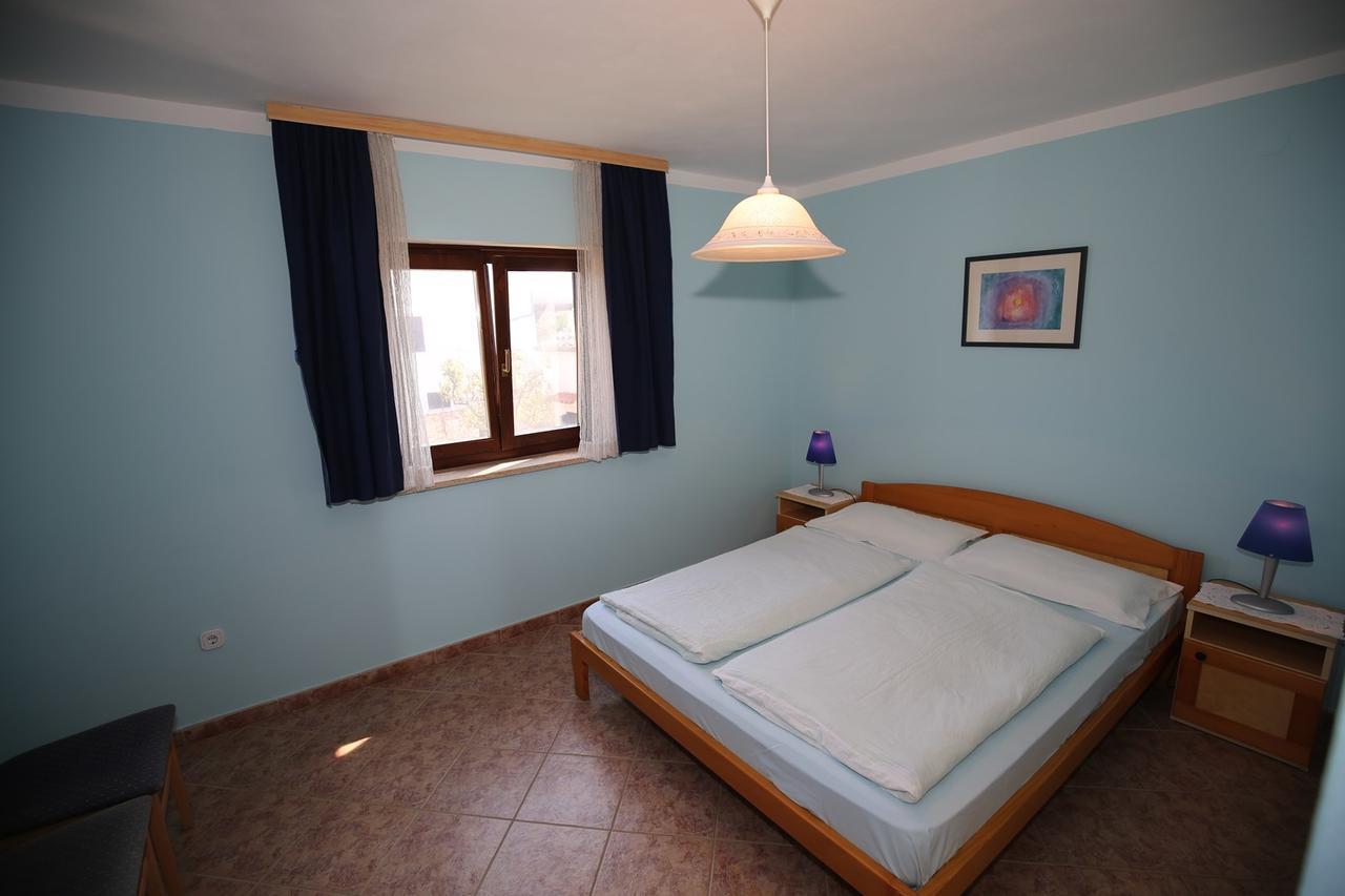 Apartments Coki Funtana Exterior photo